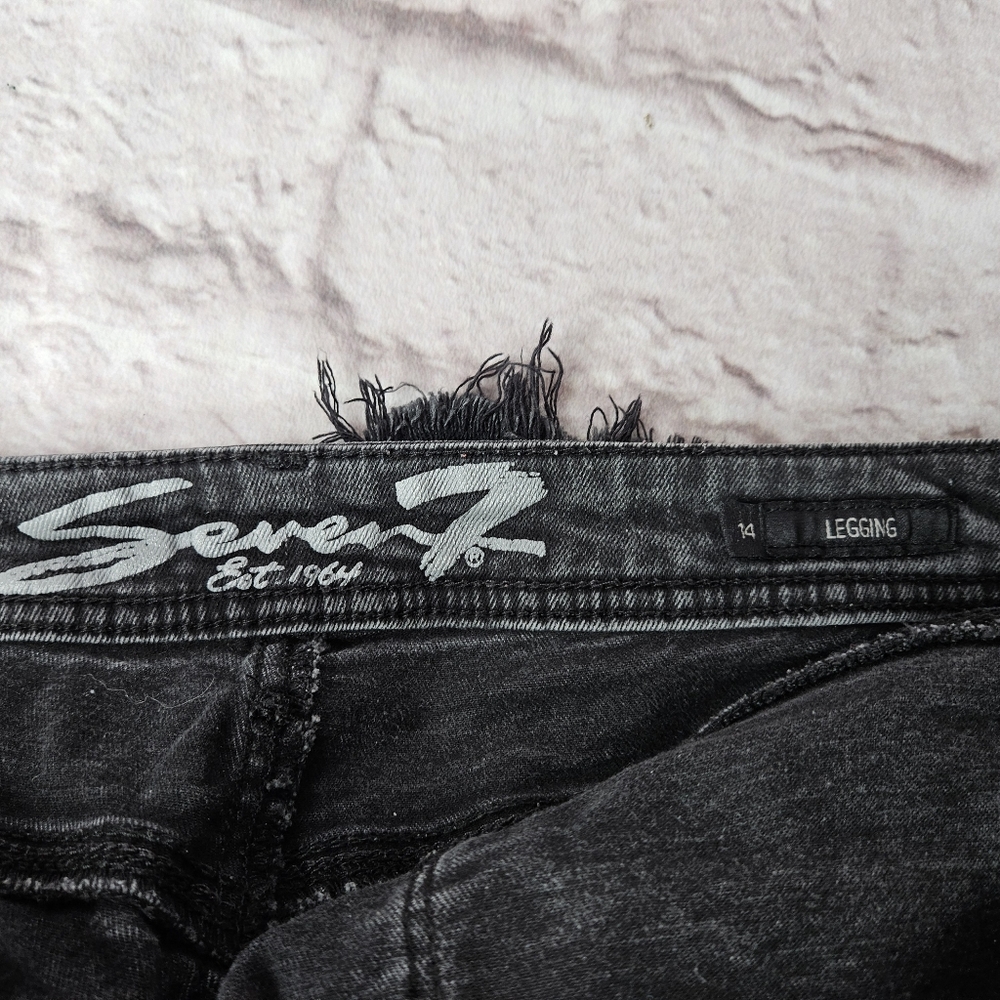 Seven7 Legging Shorts Black Jean Size 14 Womens - Picture 8 of 15